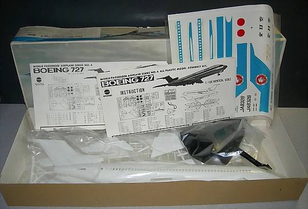 BOEING 727 Schachtel seitlich