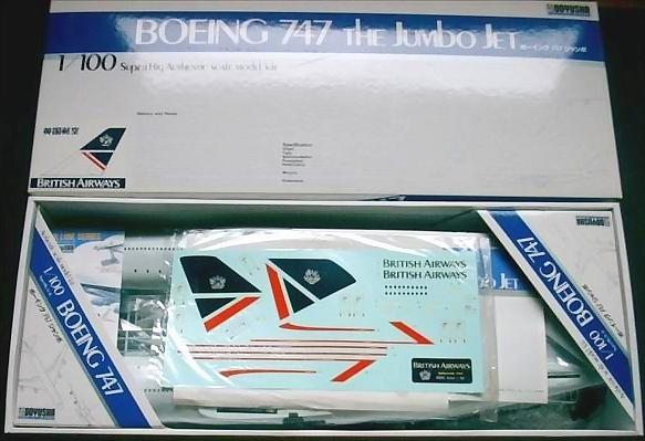 BOEING 747 Bausatz offen