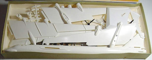 TU-20 Bausatz in der Schachtel