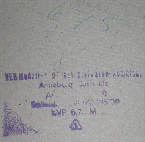 TU-114 Verpackung Stempel auf Schachtel unten