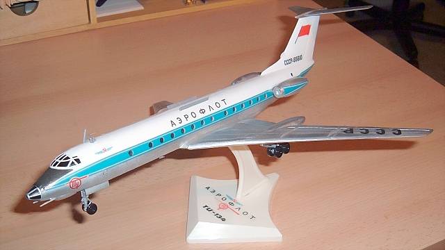 TU-134 gebautes Modell