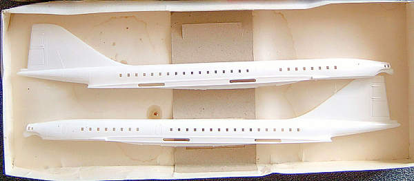 TU-144 Rumpfteile in Schachtel