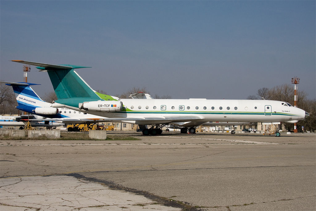 TU-134A-3 Vichy Air Company ER-TCF Bild fr-ertcf