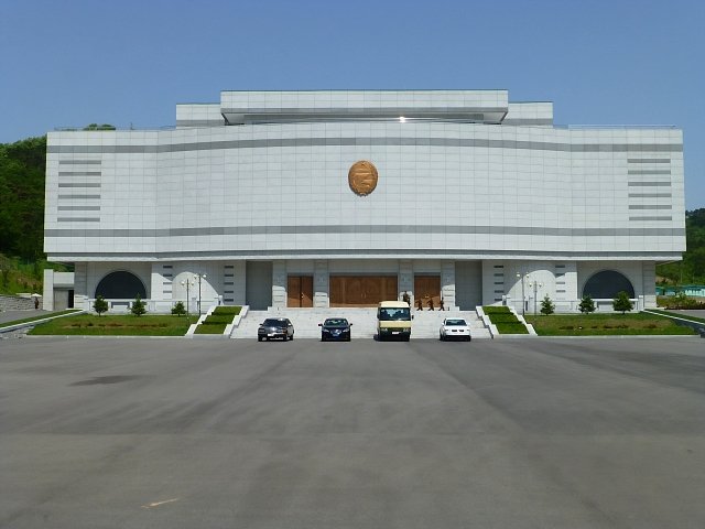 20130521-pyongyang-1029a-01-s