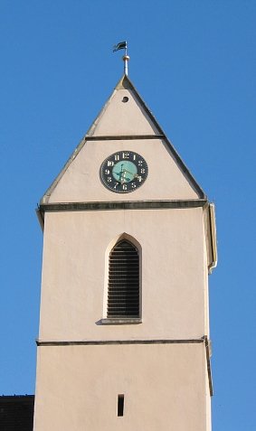St. Kolumban in Wendlingen Turm vom Parkplatz aus gesehen.
