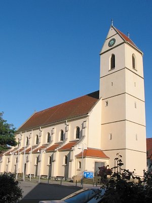 Die katholische Pfarrkirche St. Kolumban in Wendlingen
